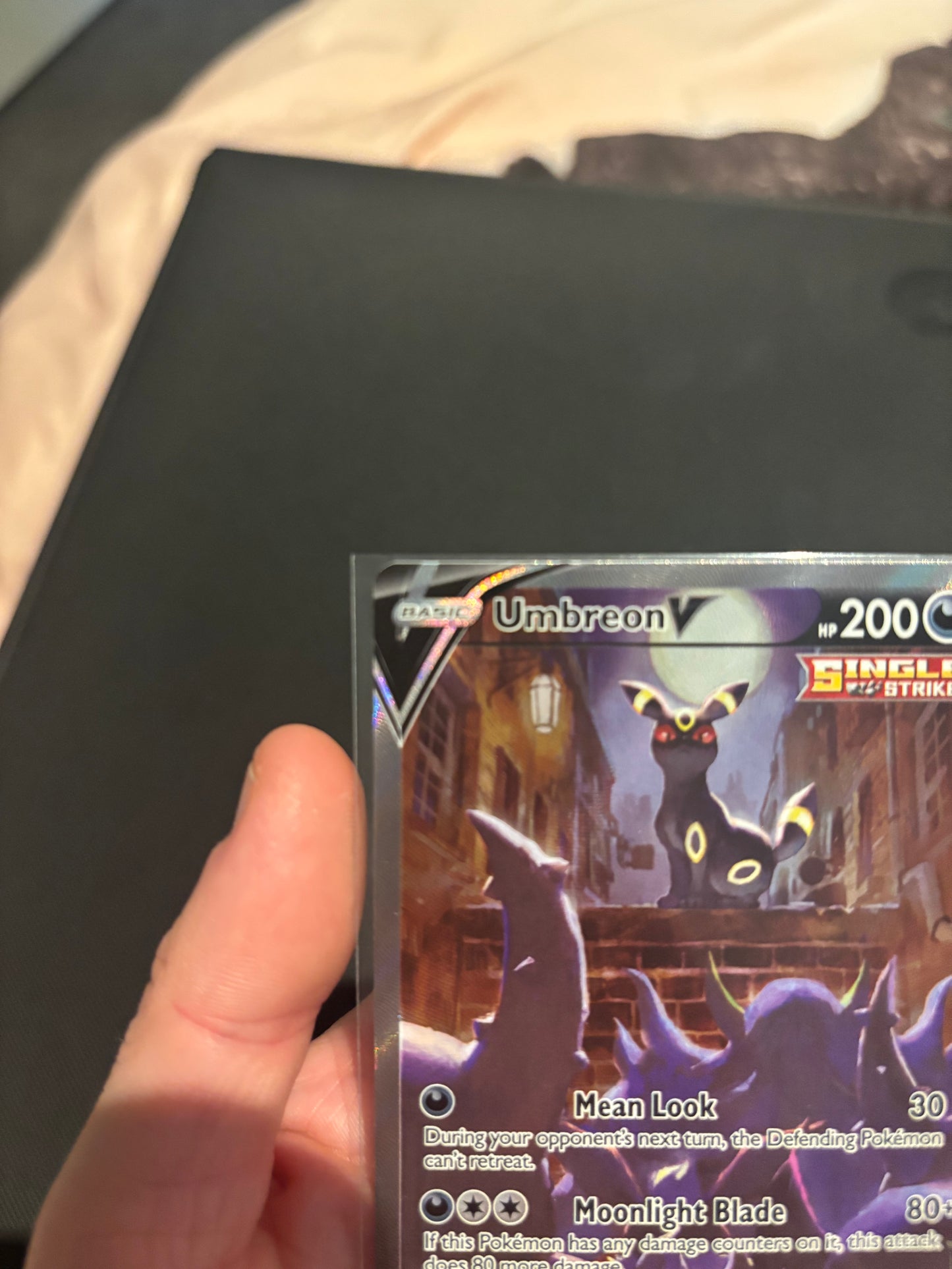 Umbreon V #189 Pokemon Evolving Skies - Backtotheculturecollectables