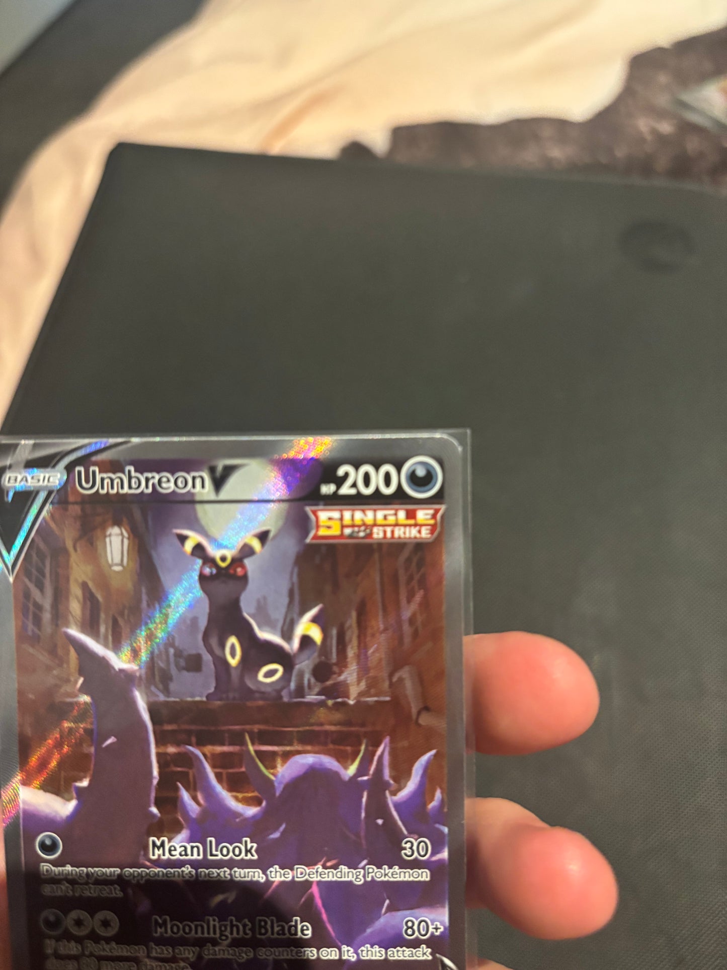 Umbreon V #189 Pokemon Evolving Skies - Backtotheculturecollectables